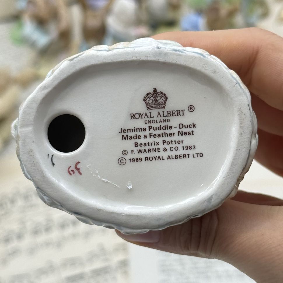 Статуэтка Beatrix Potter Jemima Puddle Duck Feathered Nest Royal Albert Англия 1989 г.