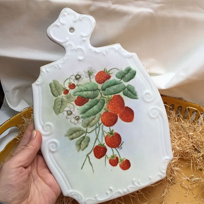 Доска сервировочная Земляника Фаянс