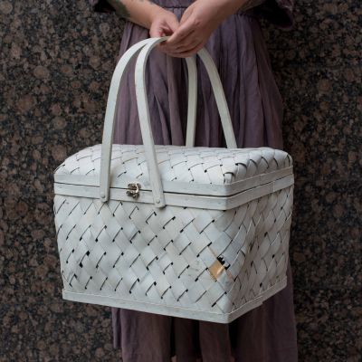 Корзина белая пикниковая плетеная с ручками