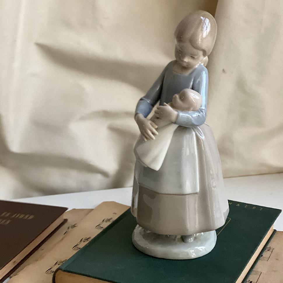 Статуэтка Мама с младенцем фарфор Nao Lladro Испания