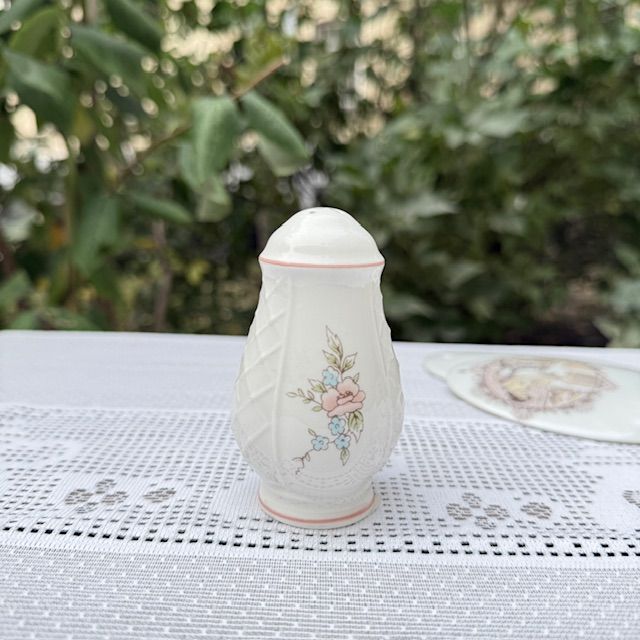 Солонка Rosette 9 см фарфор Германия