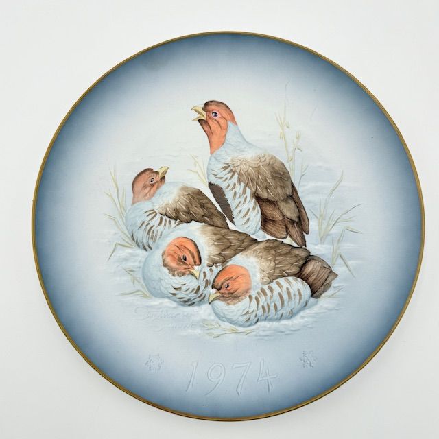 Тарелка панно Hutchenreuther Куропатки 26 см фарфор Германия 1974 г.