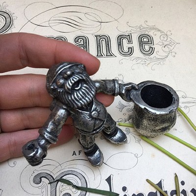 Подсвечник фигура олово Лепрекон с мешком