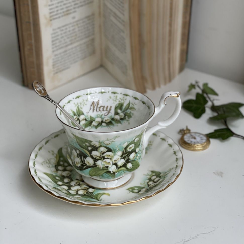 Чайная пара Royal Albert Май 1970 г. 12 месяцев