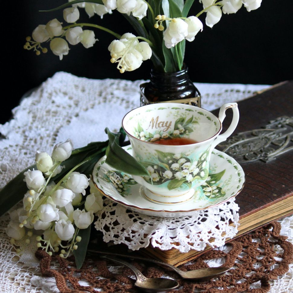 Чайная пара Royal Albert Май 1970 г. 12 месяцев