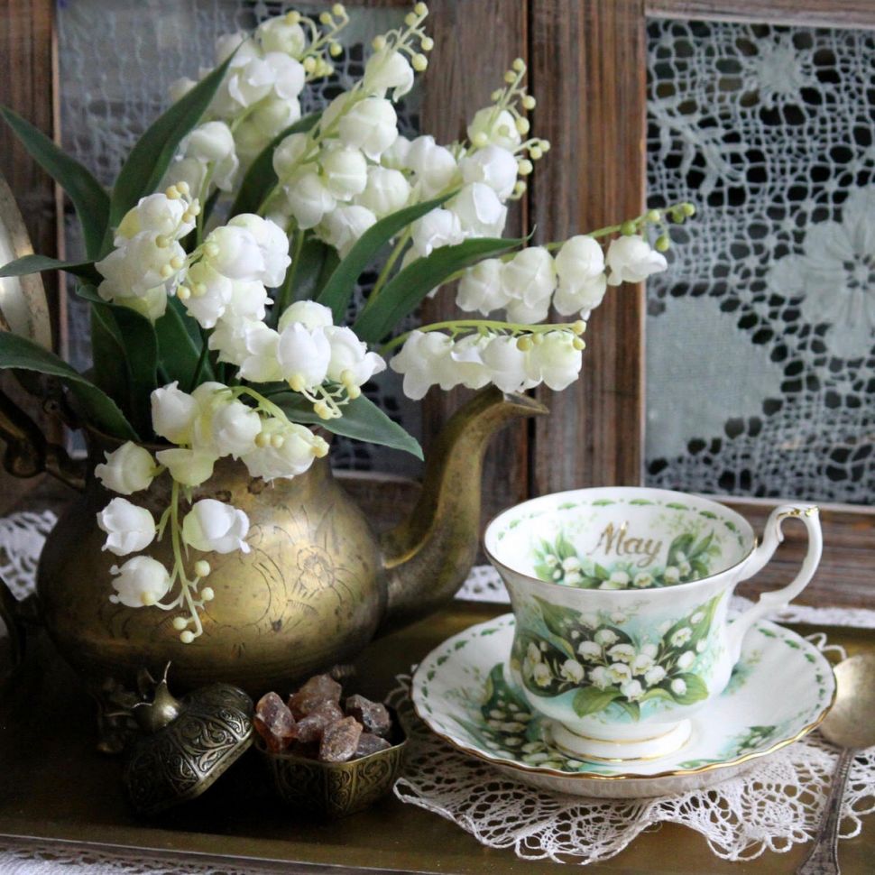 Чайная пара Royal Albert Май 1970 г. 12 месяцев