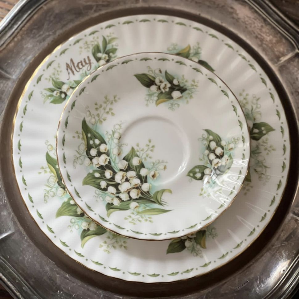 Чайная пара Royal Albert Май 1970 г. 12 месяцев