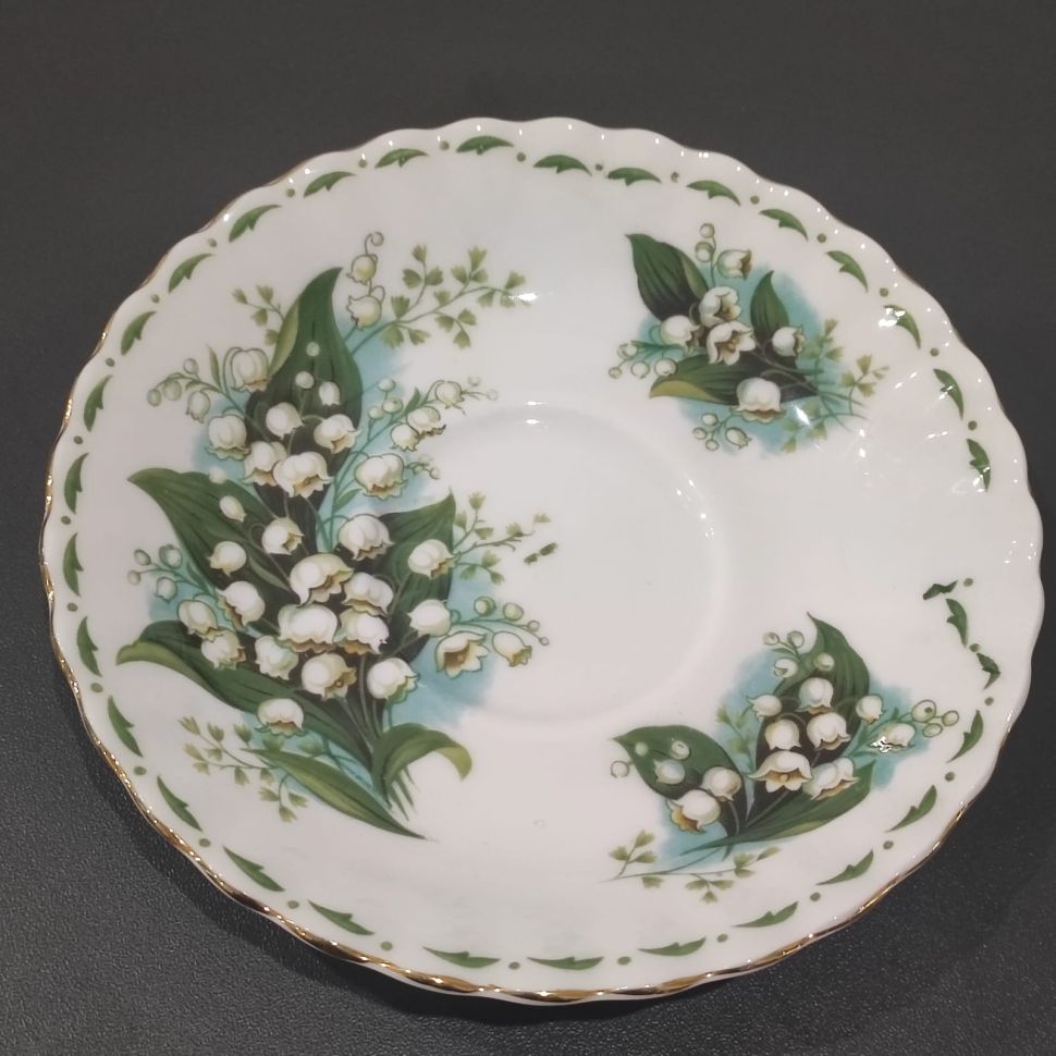 Чайная пара Royal Albert Май 1970 г. 12 месяцев