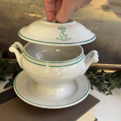 Бульонница с крышкой на блюдe Maastricht Petrus Regout 700 мл фарфор Голландия