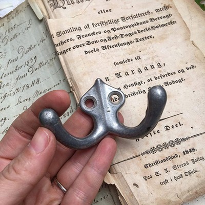 Крючок двойной 