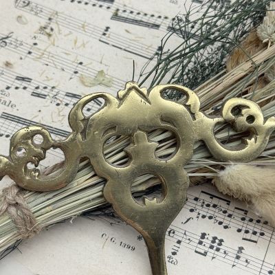 Вешалка крючок 13 см латунь 