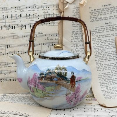 Чайник 1,1 л Гейши в саду Япония уценка