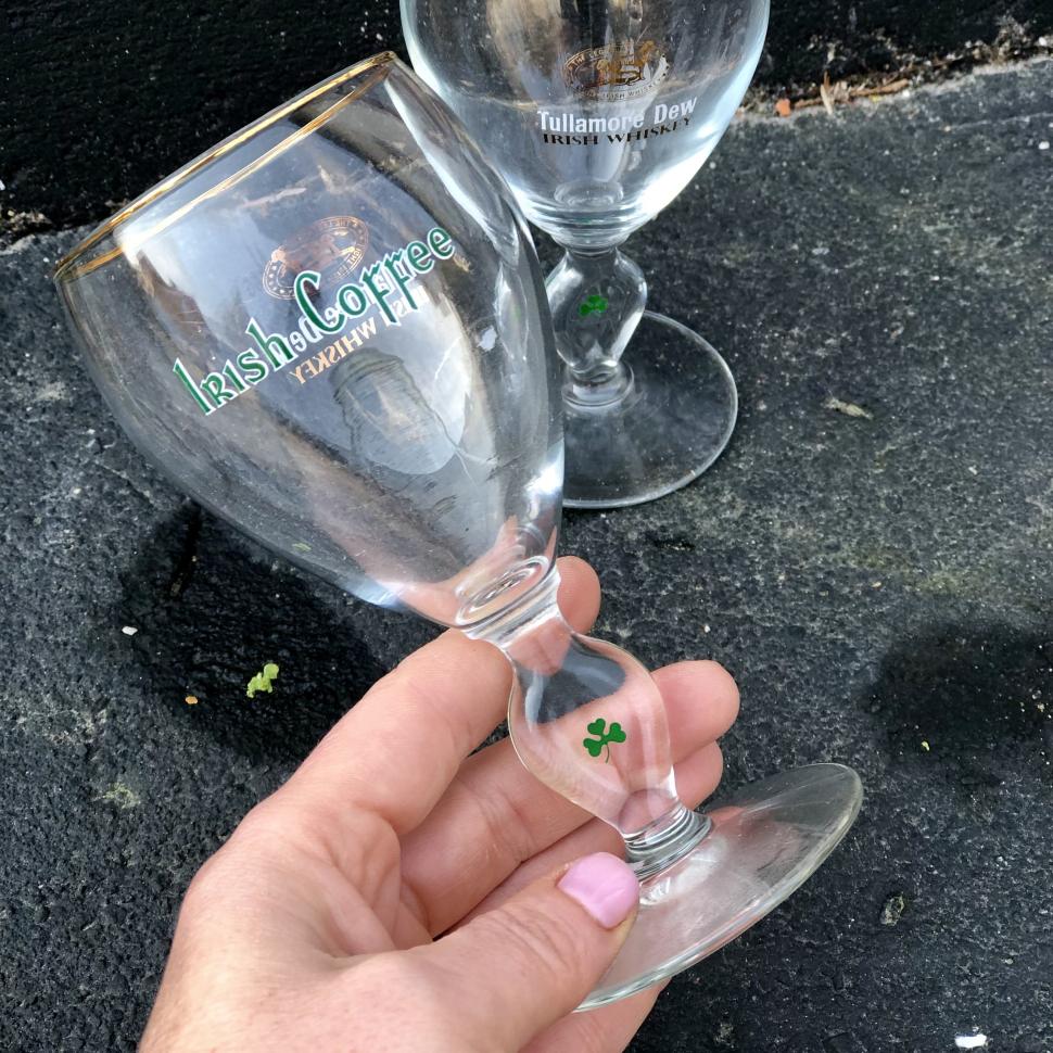 Бокал на ножке для кофе по-ирландски