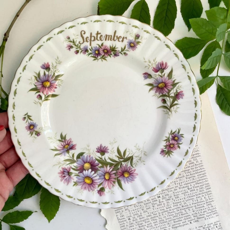 Тарелка Royal Albert 12 месяцев Сентябрь 21 см Англия