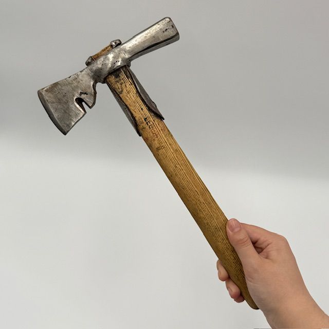 Топор Викинга 35 см дерево металлический сплав