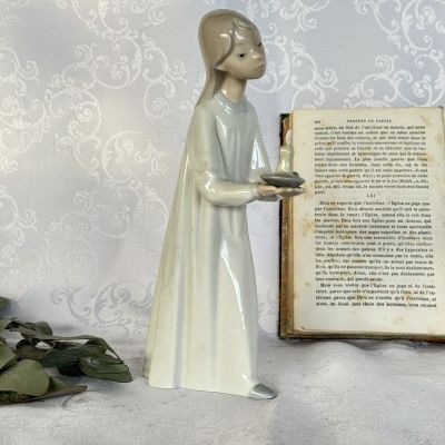 Статуэтка Девочка со свечой NAO by Lladro 20 см Испания