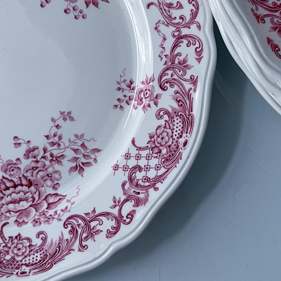 Тарелка ВиллеройБох Valeria красный 20 см Германия 1940-1970 гг. 