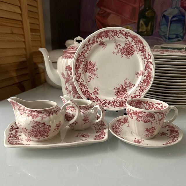 Тарелка ВиллеройБох Valeria красный 20 см Германия 1940-1970 гг.