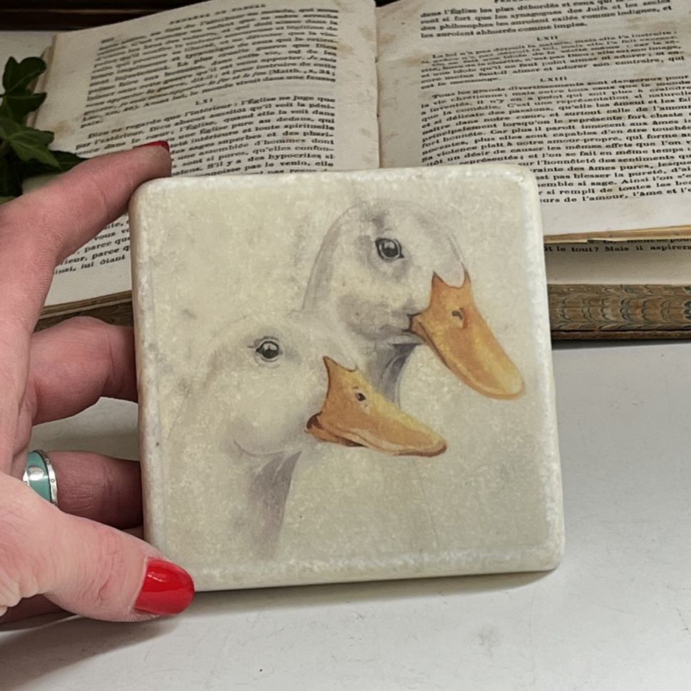 Плитка подставка Гуси 10х10 см мрамор