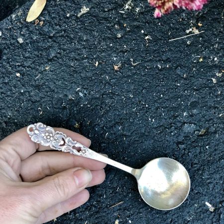 Ложка десертная с узором на ручке, мельхиор
