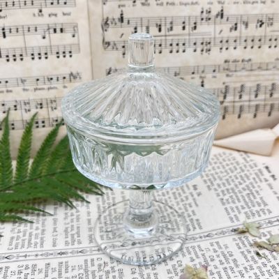 Бонбоньерка на ножке с крышкой 15 см стекло