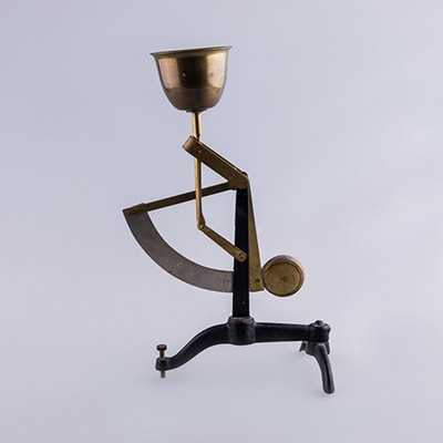 Весы аптечные с чашей