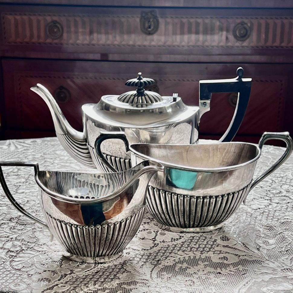 Молочник 350 мл мельхиор серебрение Англия 50-е годы