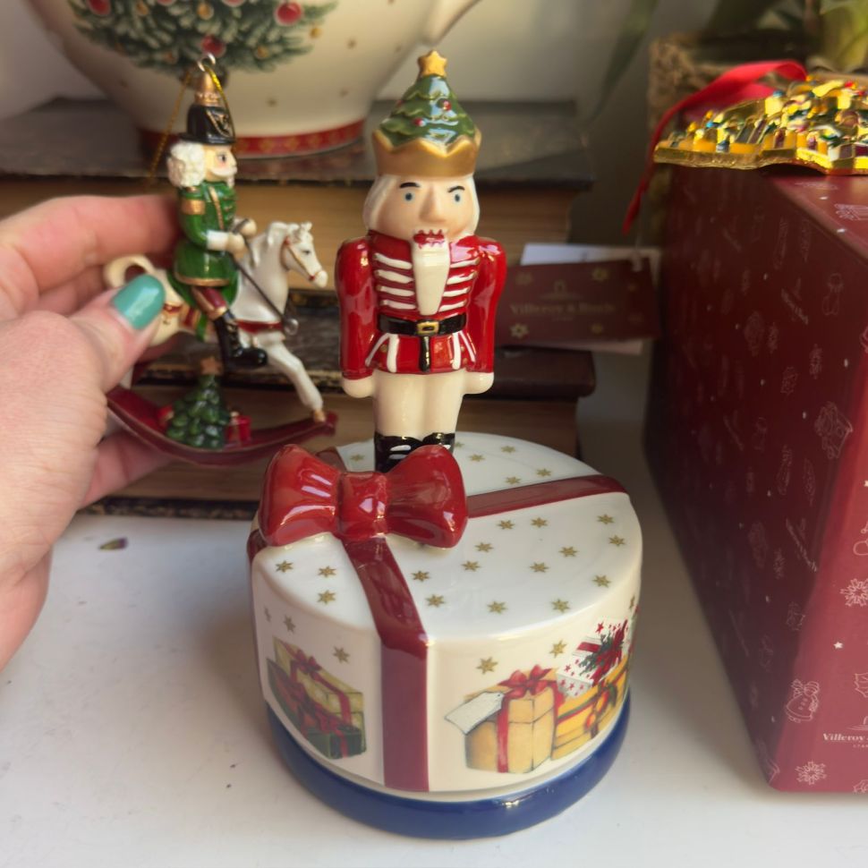 Статуэтка музыкальная ВиллеройБох Christmas Toy's Щелкунчик 15 см