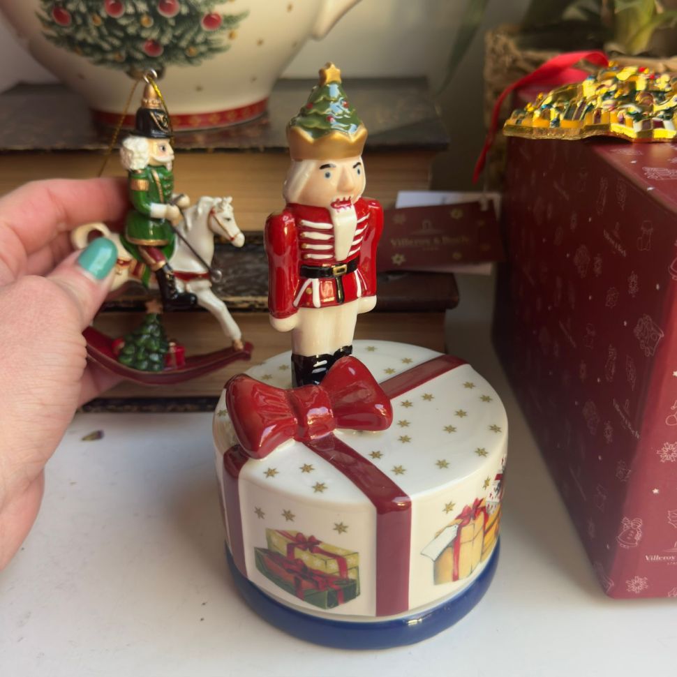 Статуэтка музыкальная ВиллеройБох Christmas Toy's Щелкунчик 15 см