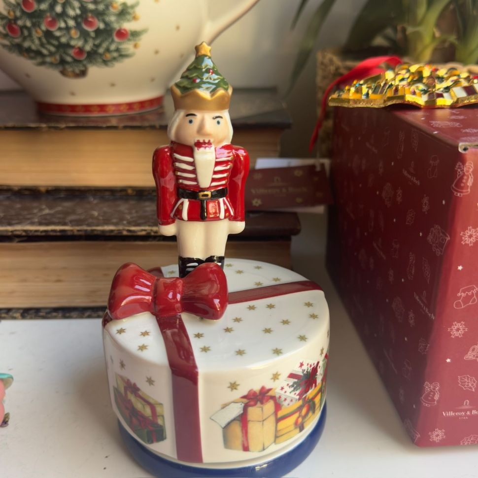 Статуэтка музыкальная ВиллеройБох Christmas Toy's Щелкунчик 15 см