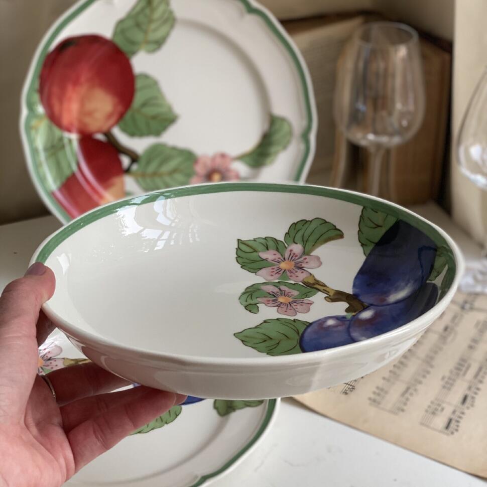 Тарелка глубокая 23 см фарфор Германия French Garden Слива