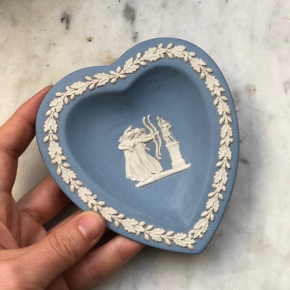 Блюдце 11 см Сердце Wedgwood бисквитный фарфор