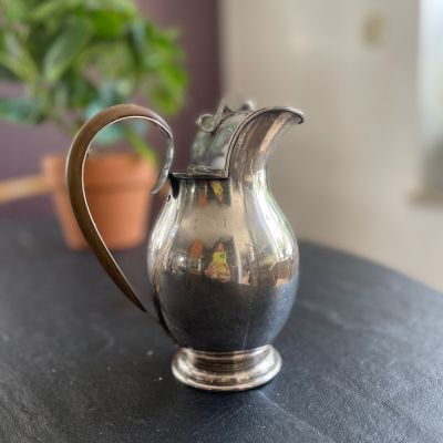 Кувшин 700 мл с бакелитовой ручкой мельхиор