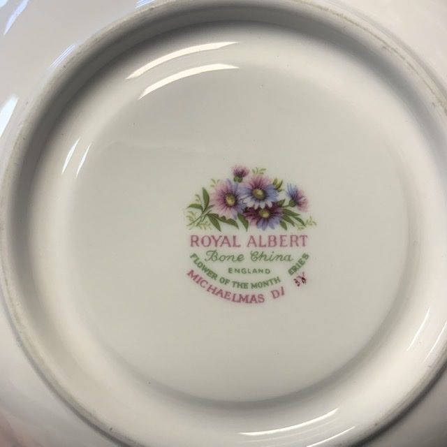 Чайная пара Royal Albert Сентябрь 1970 г. 12 месяцев