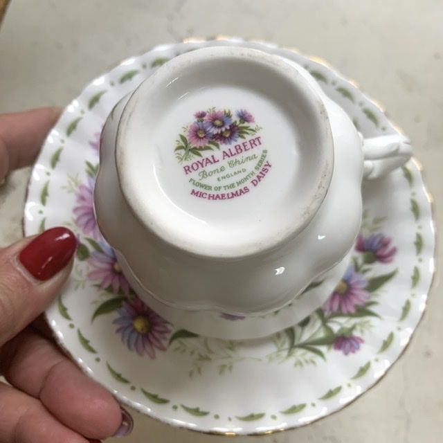 Чайная пара Royal Albert Сентябрь 1970 г. 12 месяцев