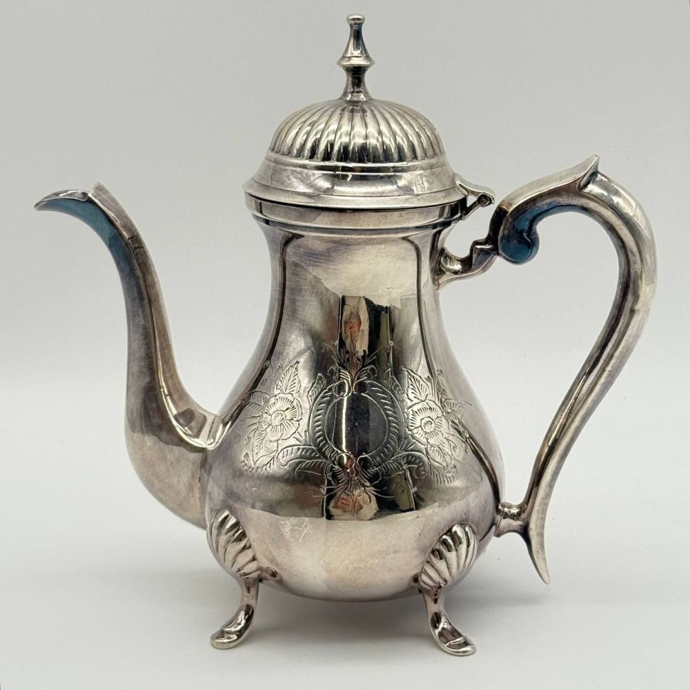 Кофейник на фигурных ножках 800 мл серебрение