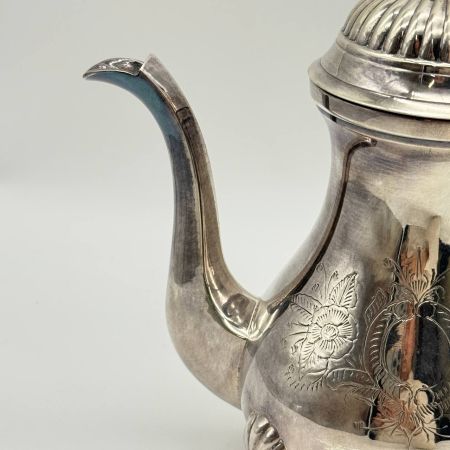 Кофейник на фигурных ножках 800 мл серебрение