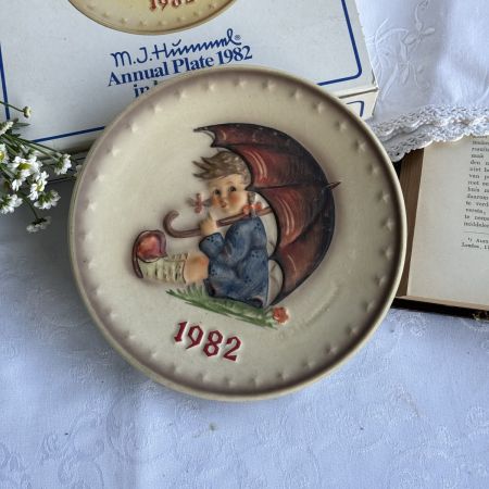 Тарелка 1982 Goebel Hummel 19 см Германия     