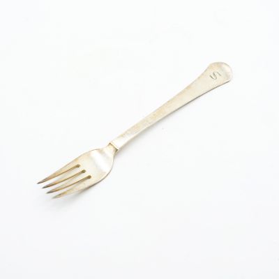 Вилка с гравировкой S