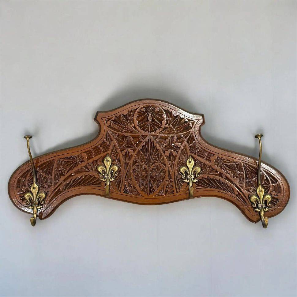 Вешалка настенная Лилия четыре крючка 68 см 