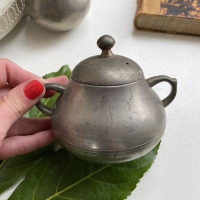 Сахарница с крышкой 10 см олово