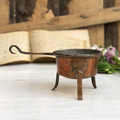 Ковш кашпо на трех ножках