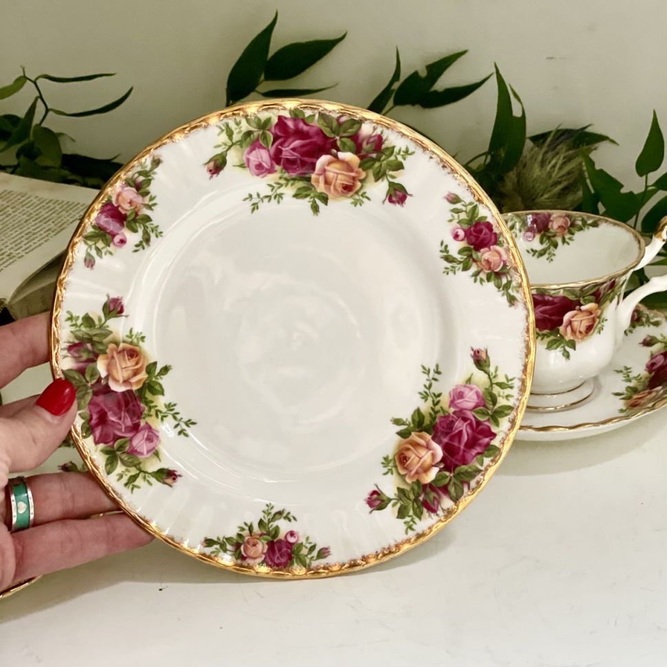 Тарелка Royal Albert Old Country Roses 18 см Англия