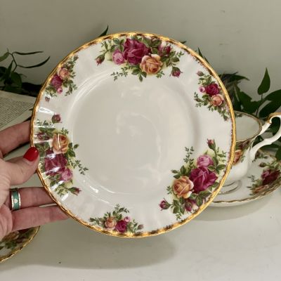 Тарелка  Royal Albert Old Country Roses 18 см Англия