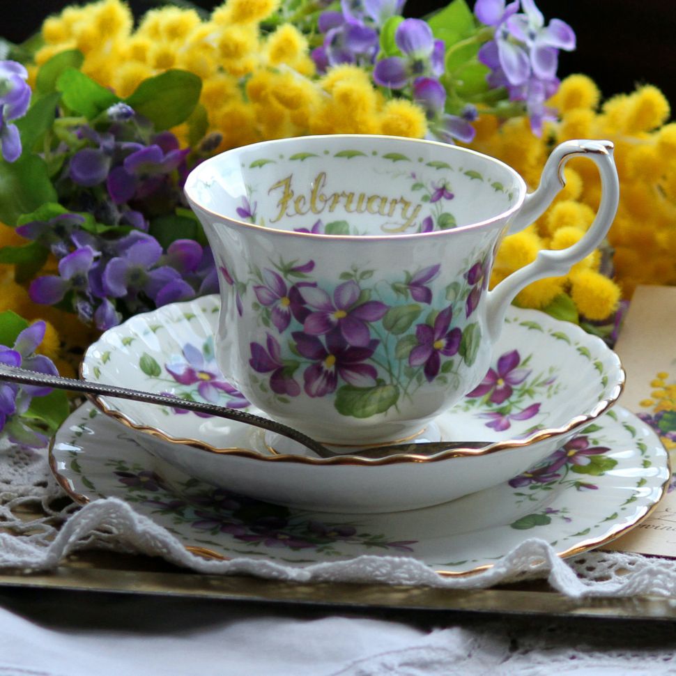 Чайная пара Royal Albert Февраль 1970 г. 12 месяцев