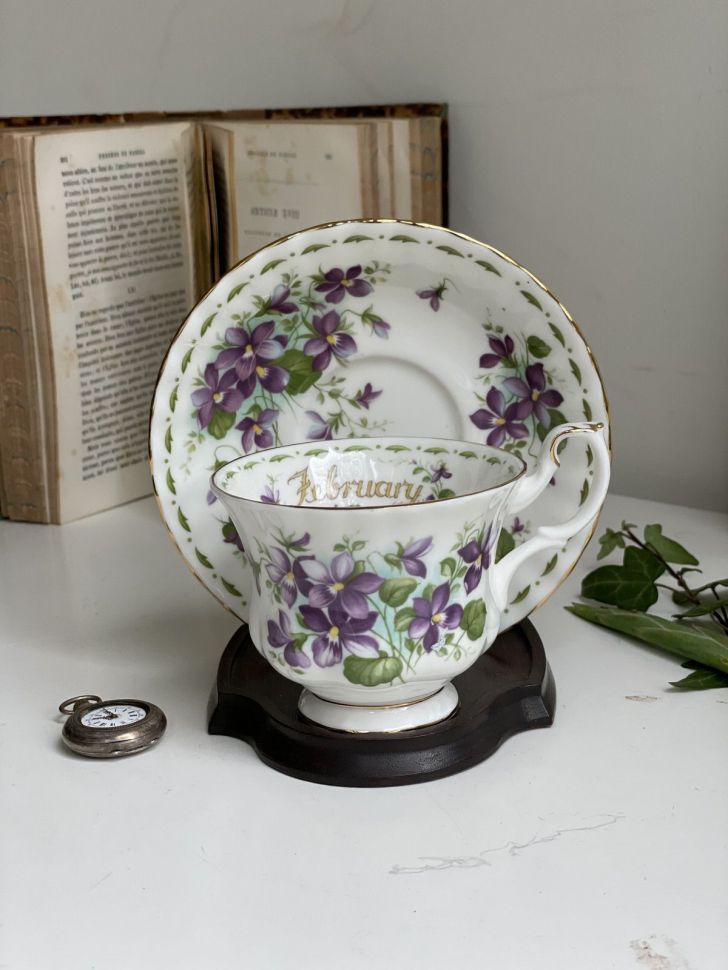 Чайная пара Royal Albert Февраль 1970 г. 12 месяцев