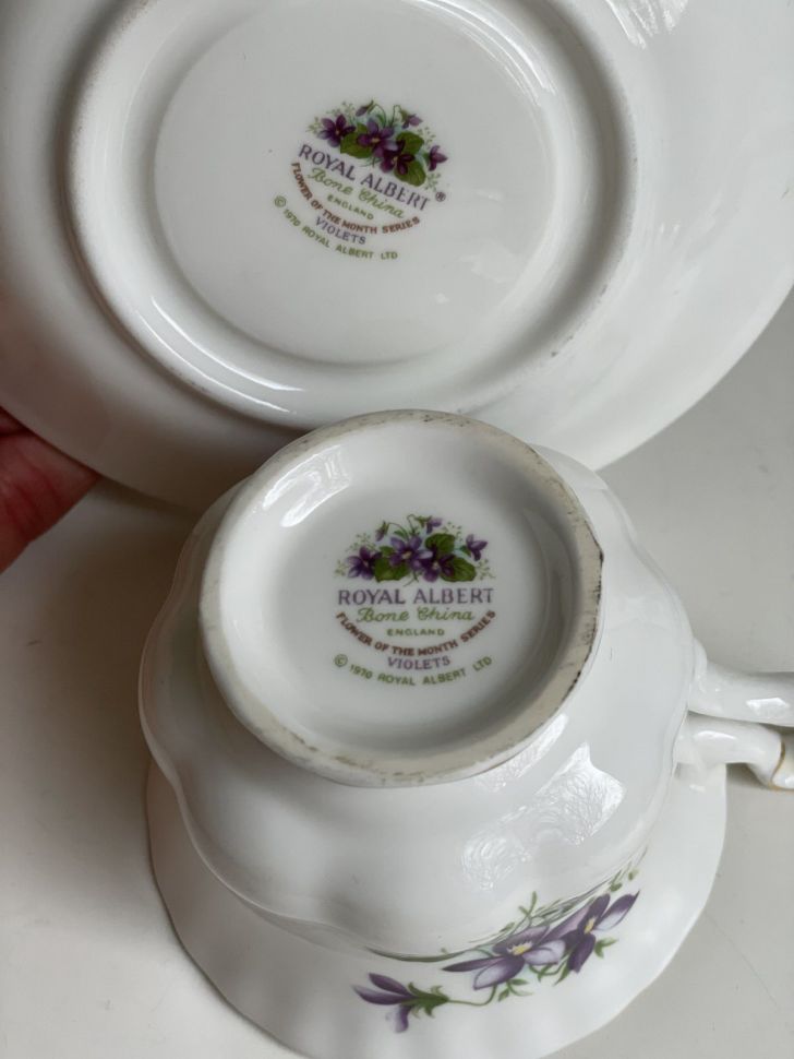 Чайная пара Royal Albert Февраль 1970 г. 12 месяцев