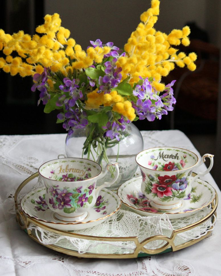 Чайная пара Royal Albert Февраль 1970 г. 12 месяцев