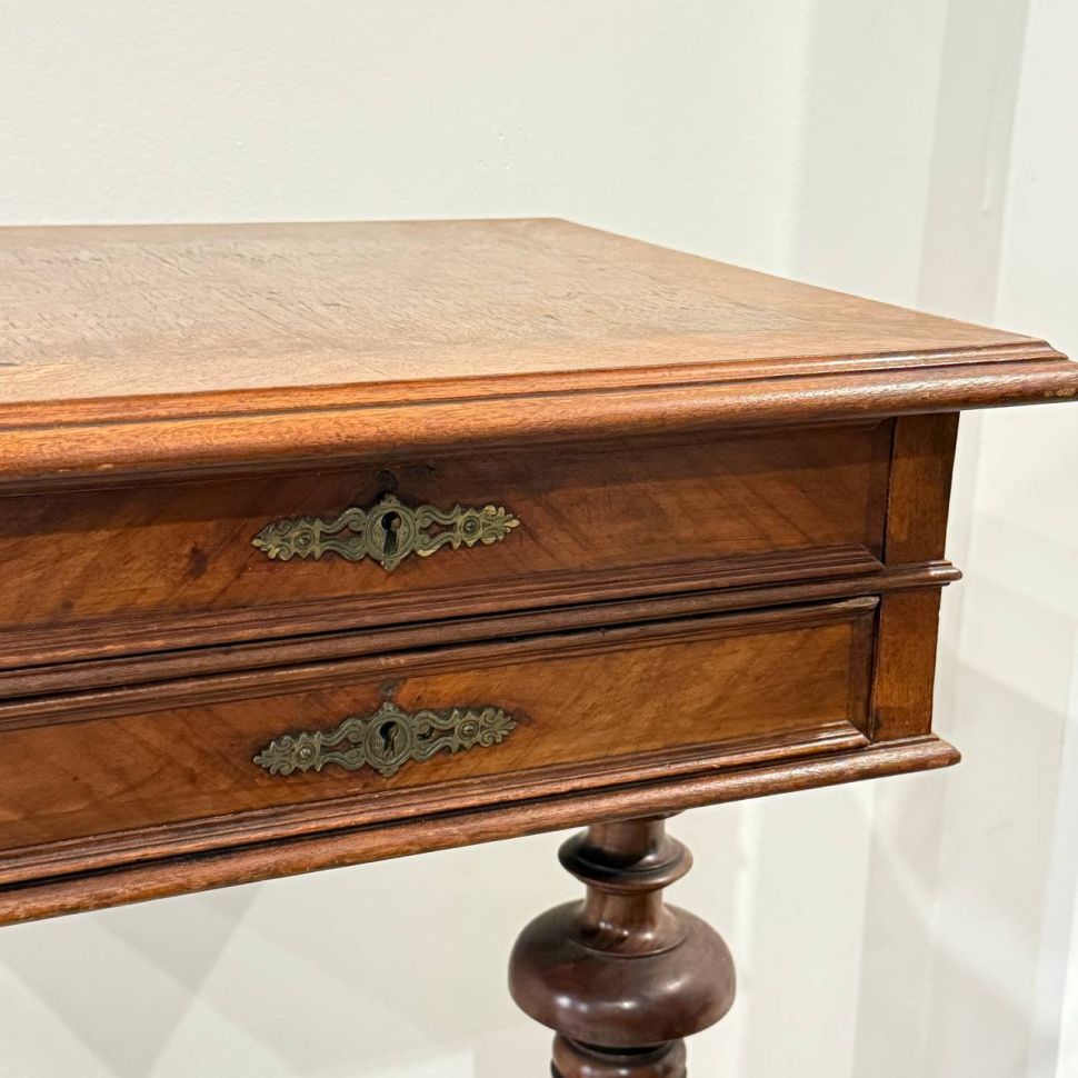 Старинный стол для рукоделия в стиле ампир