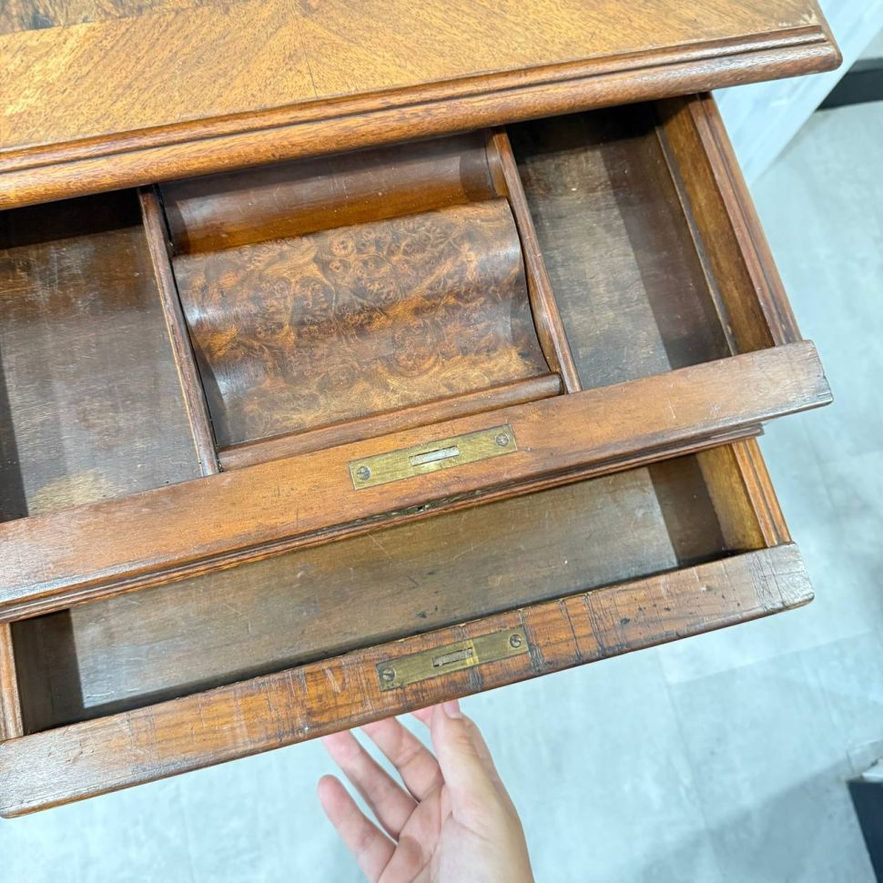 Старинный стол для рукоделия в стиле ампир